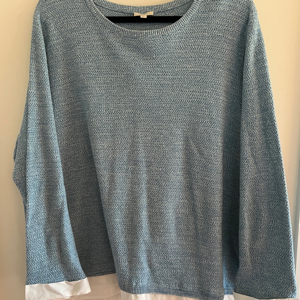 Lightweight Sweater with Mock Sleeves and Hem in White